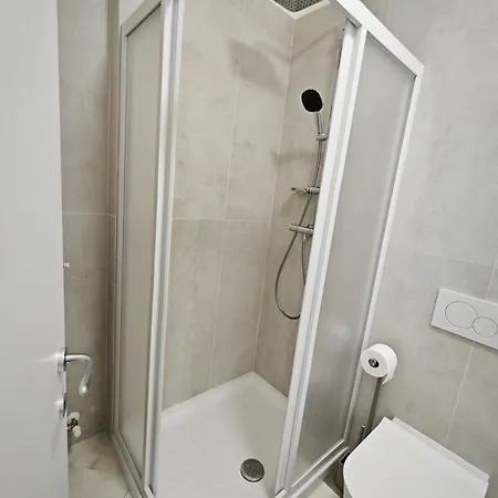 L20a La Nel Motel Numana